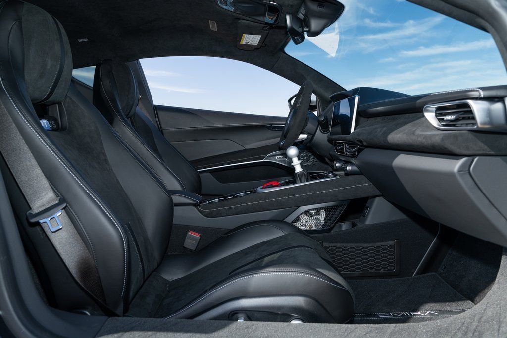 2026 Lotus Emira - Photo 17