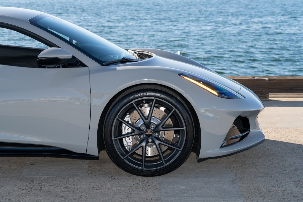 2026 Lotus Emira Turbo SE - Photo 24