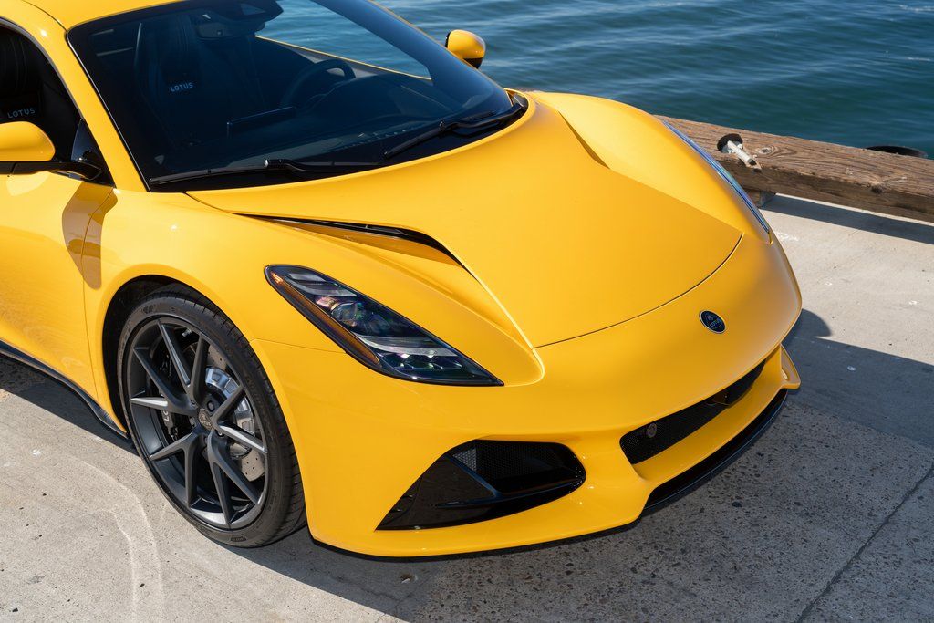 2026 Lotus Emira Turbo SE - Photo 10
