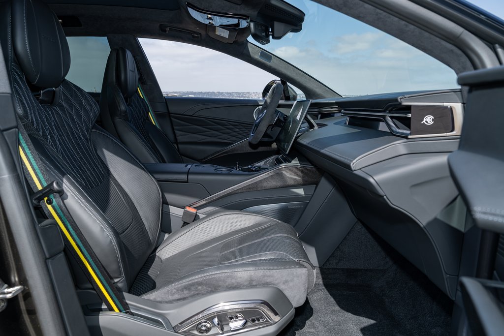 2025 Lotus Eletre Carbon - Photo 16