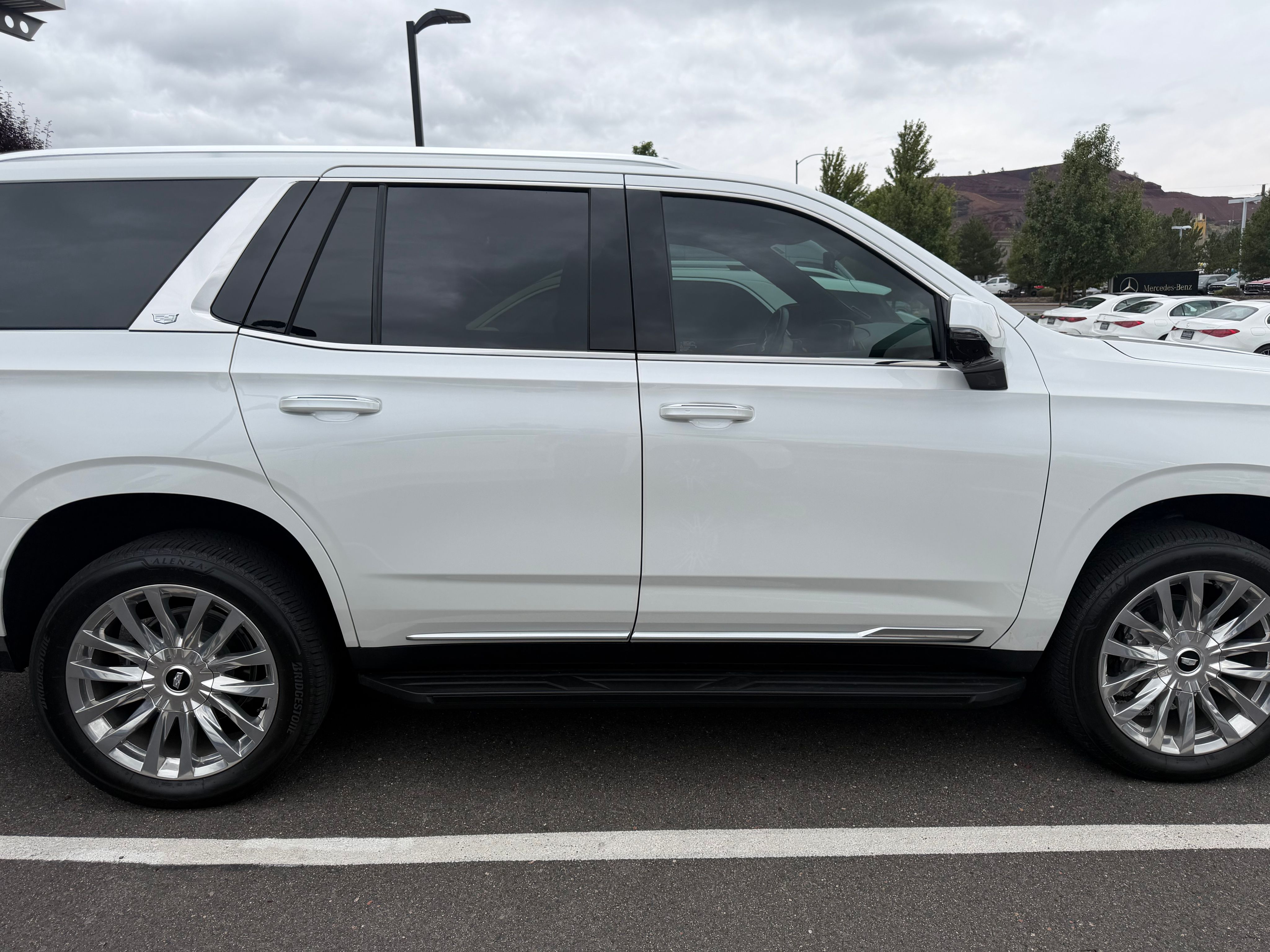 Crystal White Tricoat 2024 Cadillac Escalade SUV / Crossover Four-Wheel Drive Automatic