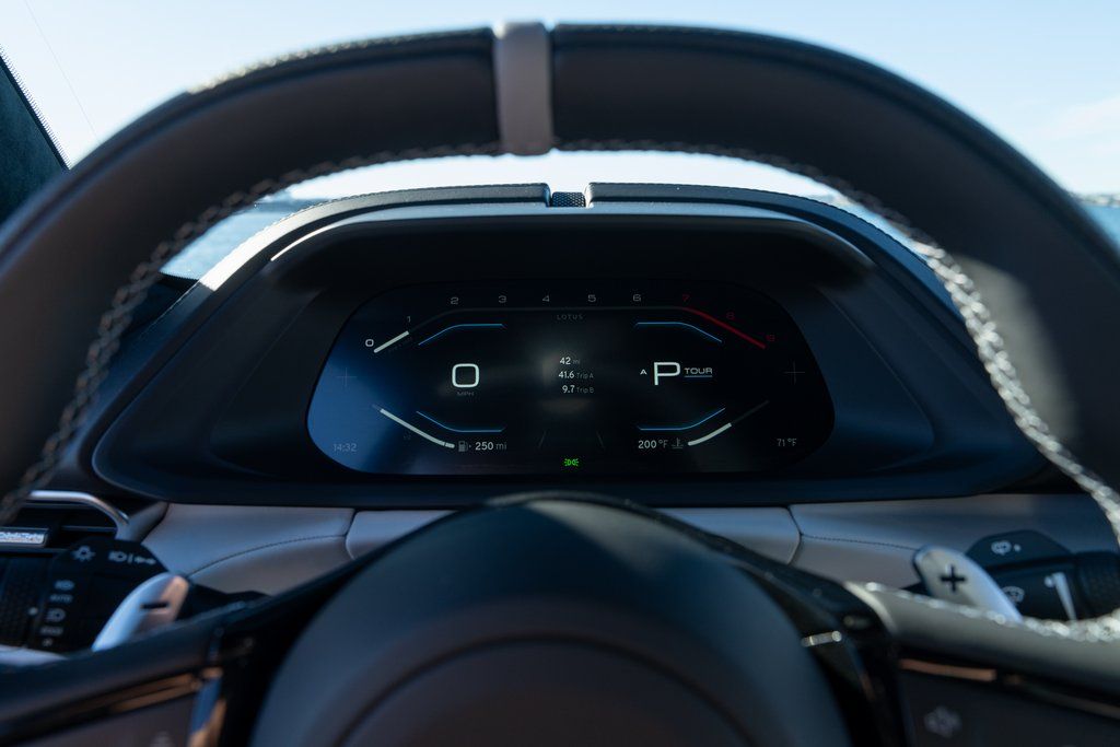 2026 Lotus Emira Turbo SE - Photo 14