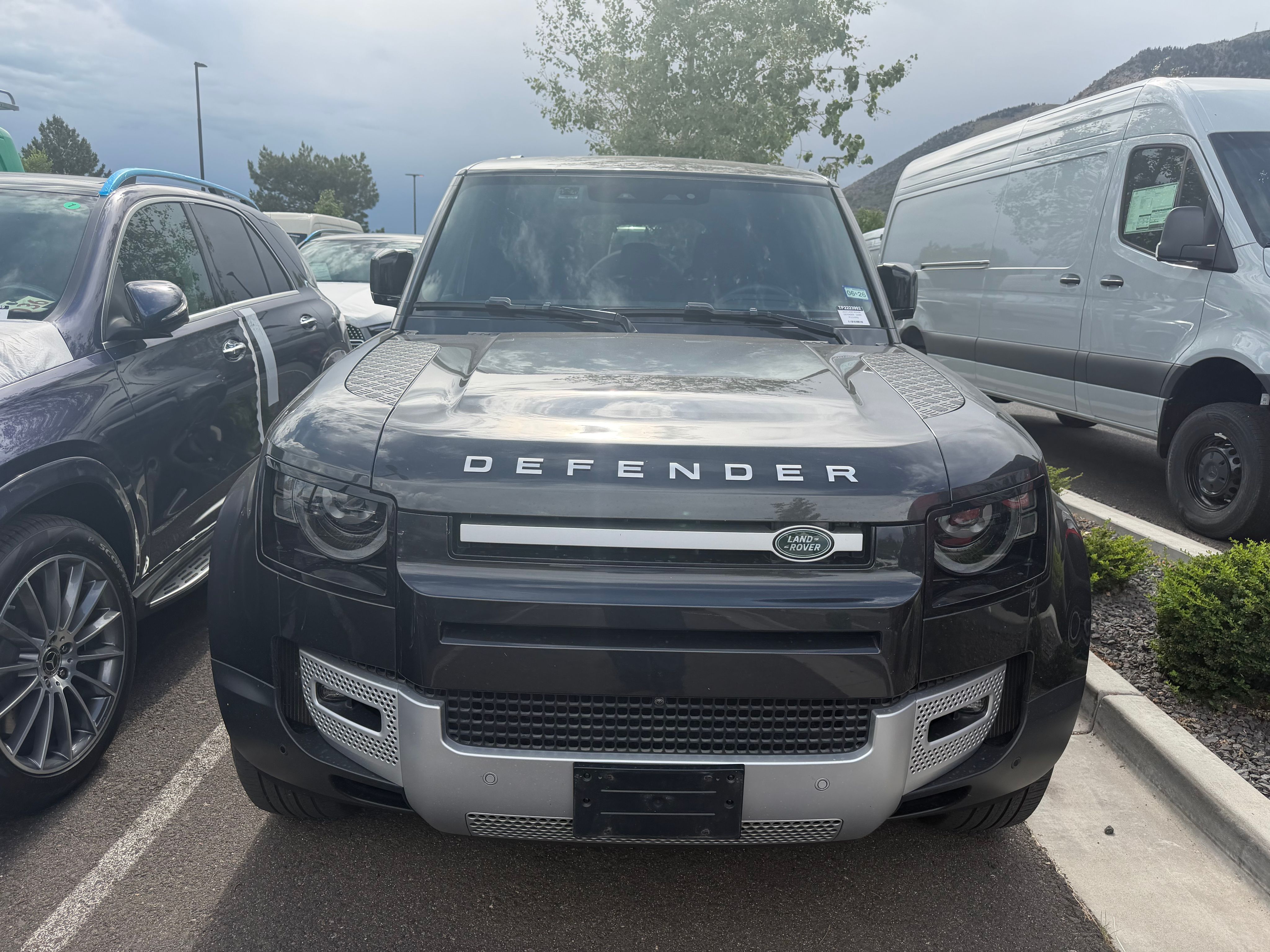 Carpathian Gray Premium Metallic 2023 Land Rover Defender 110 SE AWD SUV / Crossover All-Wheel Drive 8-Speed Automatic