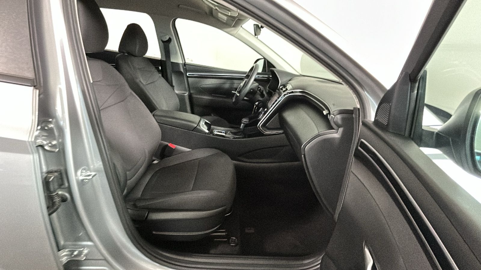 2023 Silver Hyundai Tucson SE FWD SUV