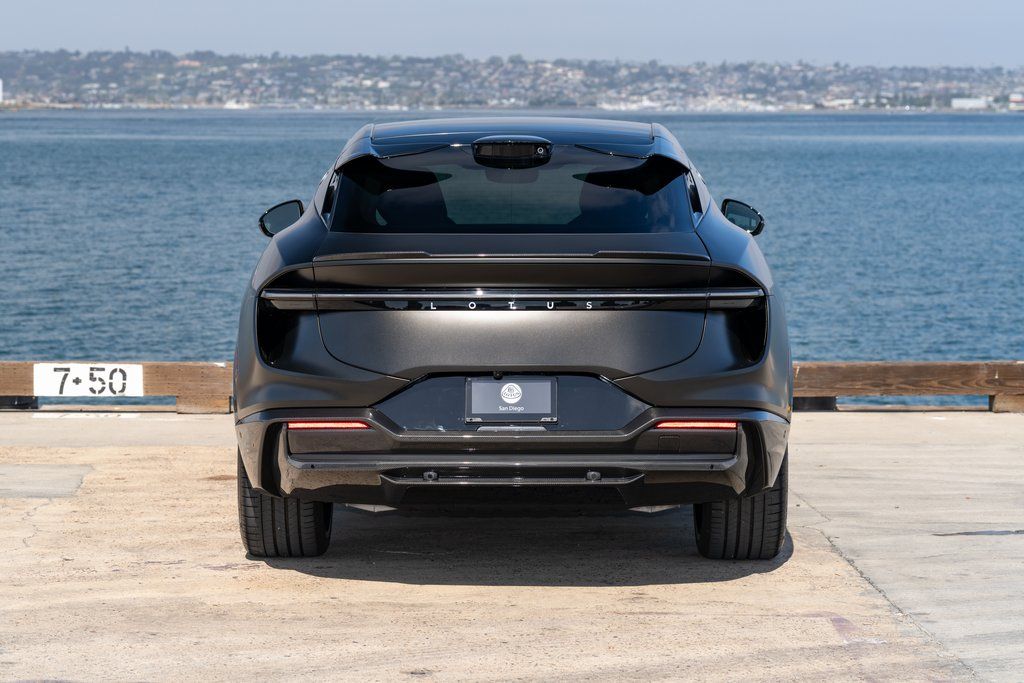 2025 Lotus Eletre Carbon - Photo 7