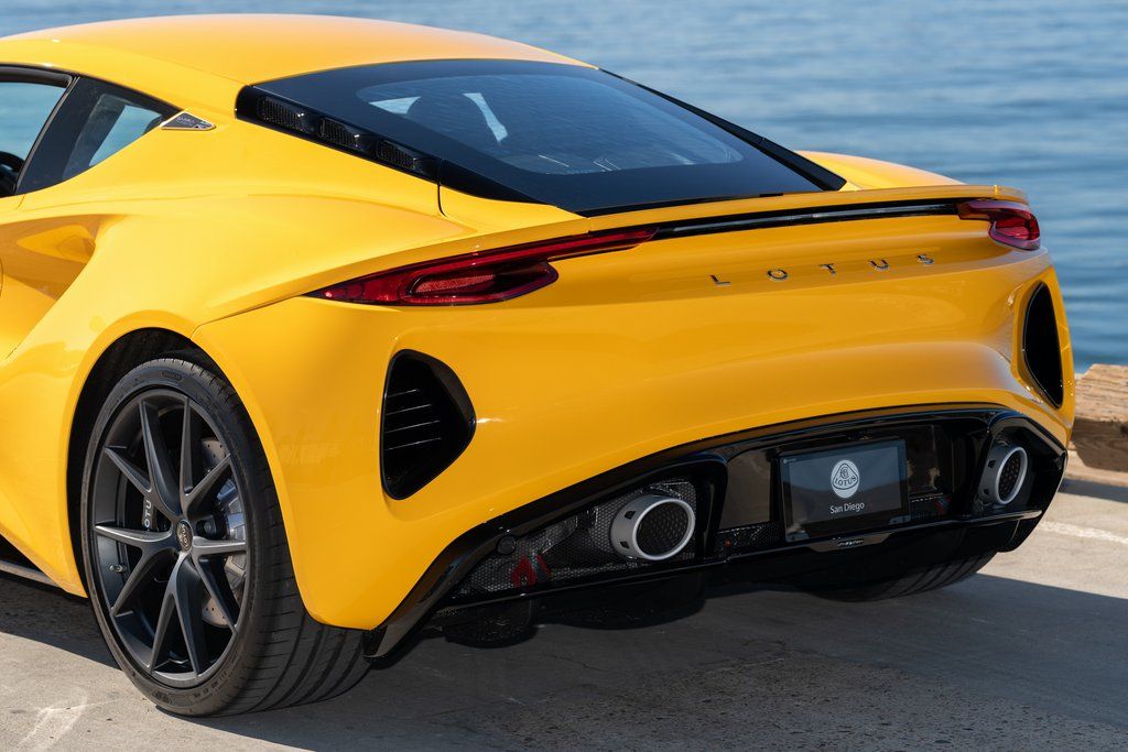 2026 Lotus Emira Turbo SE - Photo 25