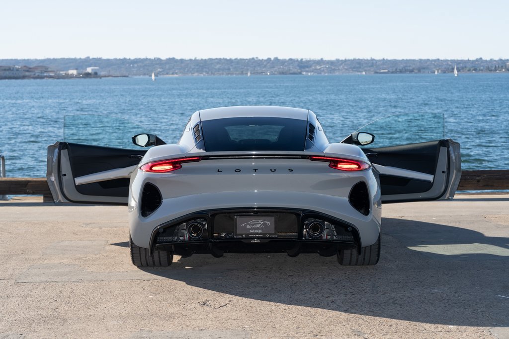 2026 Lotus Emira Turbo SE - Photo 8