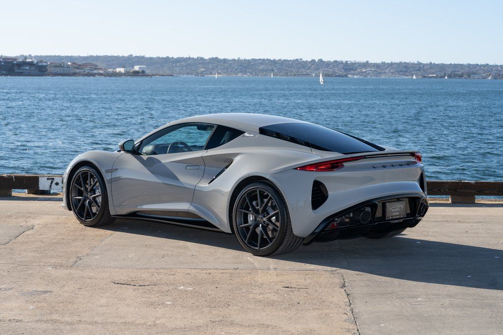 2026 Lotus Emira Turbo SE - Photo 5
