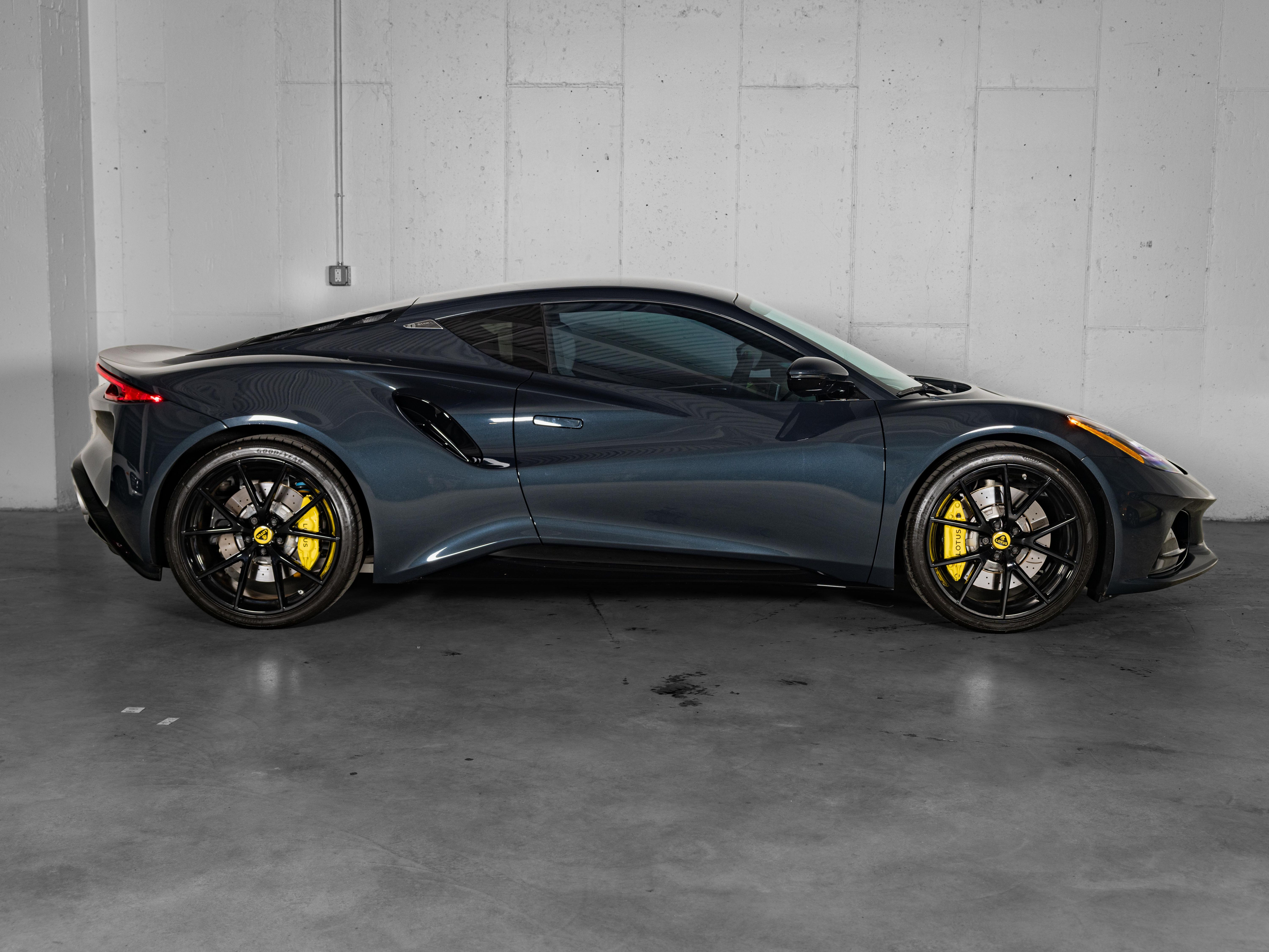 Used 2024 Gray Lotus V6 image 9
