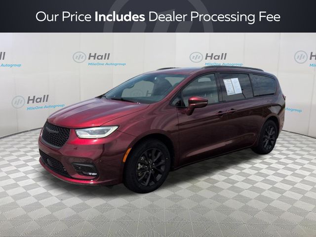 Velvet Red Pearlcoat 2021 Chrysler Pacifica Minivan Front-Wheel Drive 9-Speed Automatic