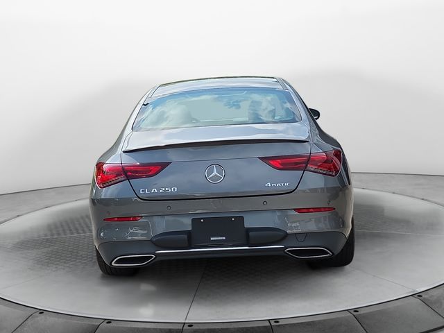 Mercedes-BenzCLA4