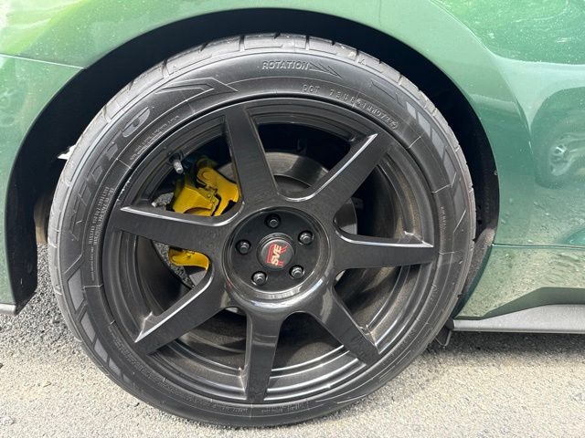 Used 2023 Green Ford GT Premium image 10