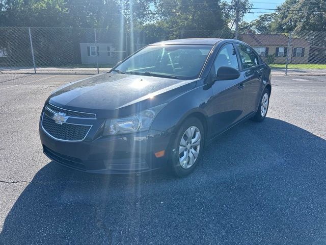 2014 Chevrolet Cruze LS Sedan FWD