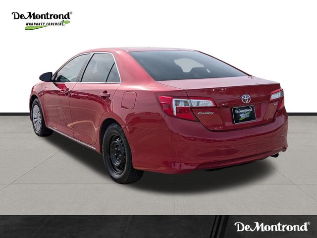 Used 2014 Red Toyota LE image 7