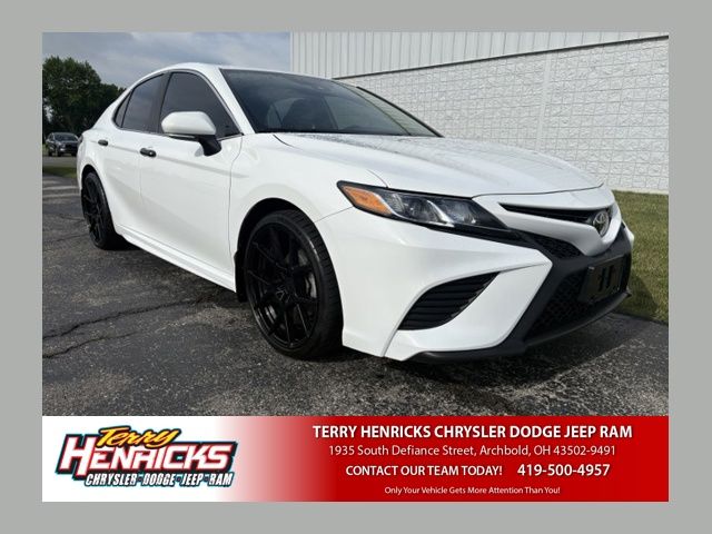 Super White 2020 Toyota Camry Sedan Front-Wheel Drive 8-Speed Automatic