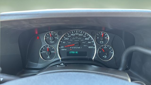 Used 2025 White GMC Work Van image 18