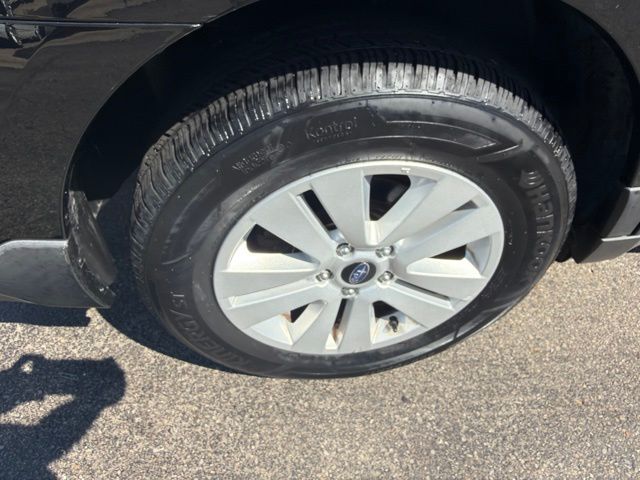Used 2017 Black Subaru 2.5i Premium image 34