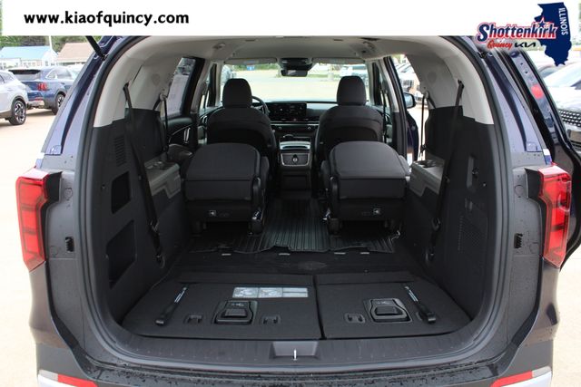 New 2026 Kia Carnival MPV Van