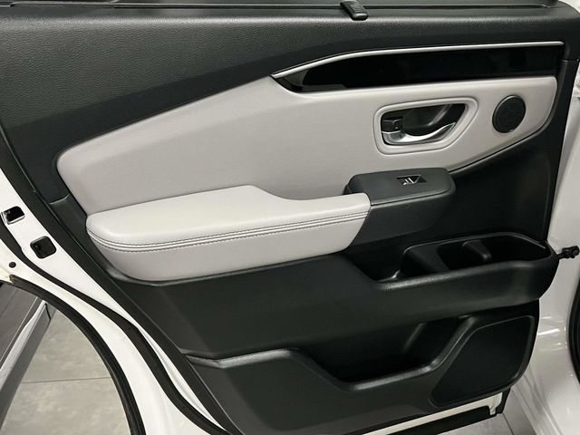 used 2025 Honda Pilot car, priced at $38,991