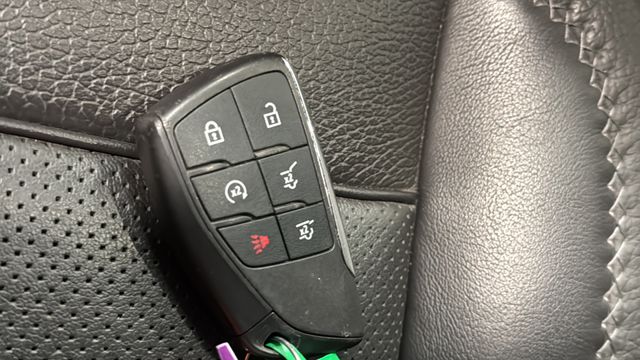 Used 2021 Onyx Black GMC Denali image 20