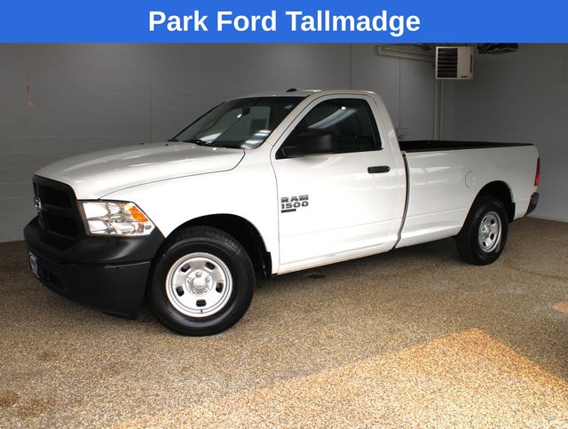 Bright White Clearcoat 2019 RAM 1500 Pickup Truck 4X2 8-Speed Automatic