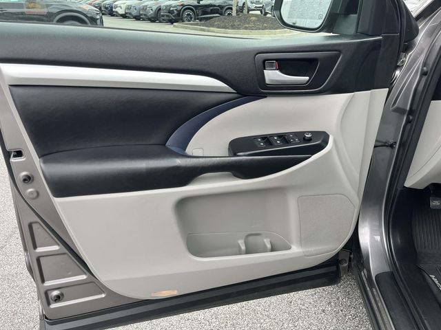 Used 2017 Toyota Highlander SUV