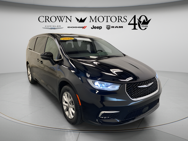 Diamond Black 2025 Chrysler Pacifica Minivan All-Wheel Drive 9-Speed Automatic