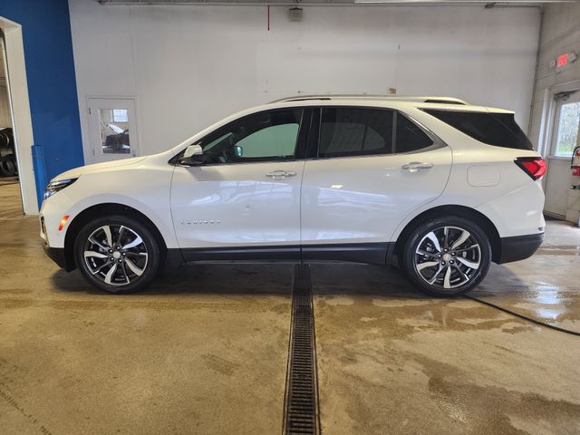 White (Iridescent Pearl Tricoat) 2023 Chevrolet Equinox Premier FWD with 1LZ SUV / Crossover Front-Wheel Drive 6-Speed Automatic Overdrive