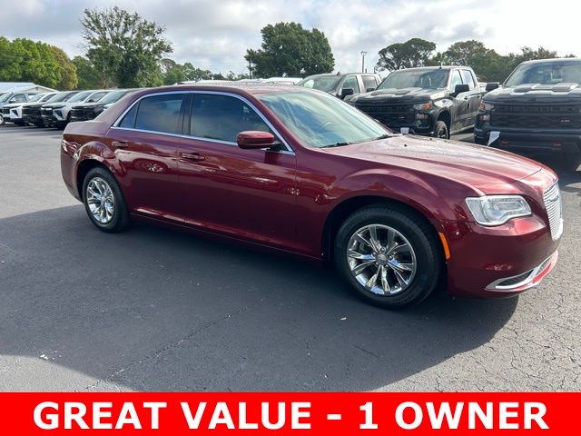 Velvet Red Pearlcoat 2022 Chrysler 300 Touring RWD Sedan Rear-Wheel Drive 8-Speed Automatic