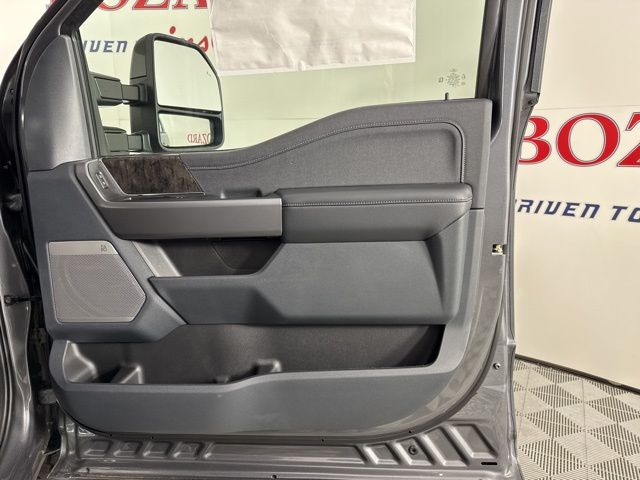 2025 Carbonized Gray Metallic Ford Super Duty F-250 SRW Lariat 4X4 Truck