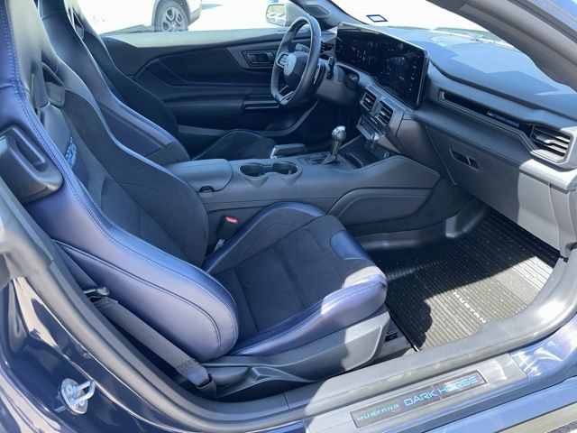 Additional photo of vehicle.