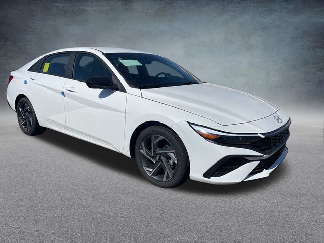 2025 Hyundai Elantra SEL 2