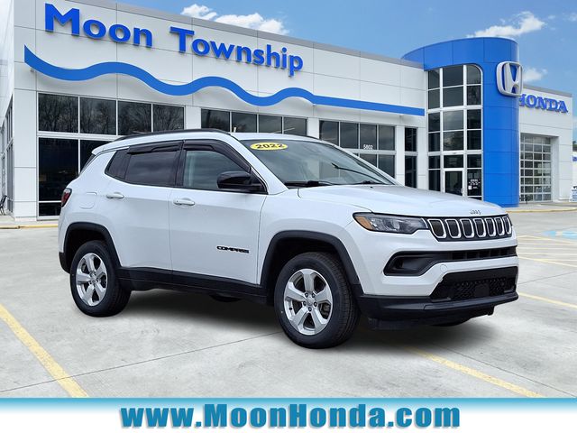 Bright White Clearcoat 2022 Jeep Compass Latitude 4WD SUV / Crossover Four-Wheel Drive 9-Speed Automatic