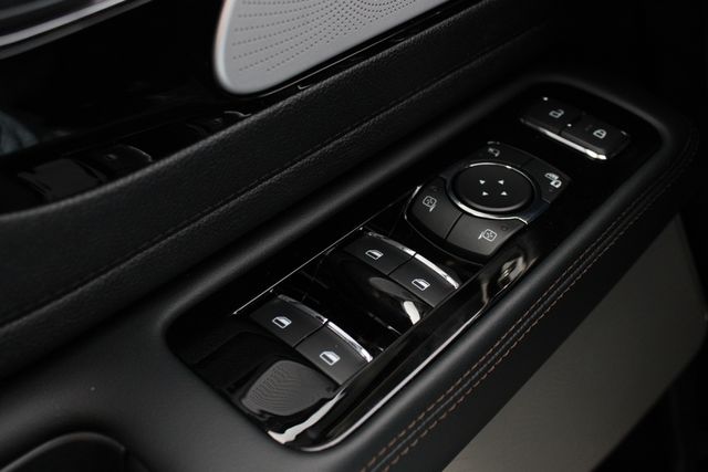 New 2026 Black Lincoln Reserve image 8