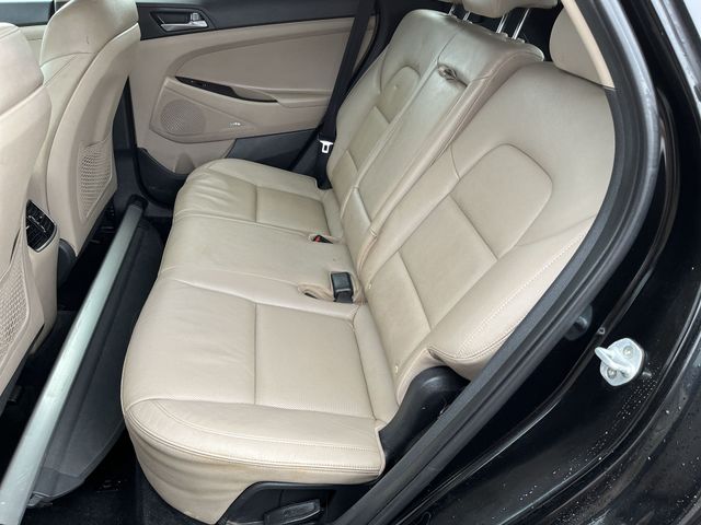 Used 2018  Hyundai  image 27