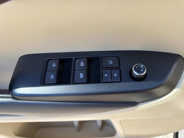 2019 Toyota Highlander - Image 22