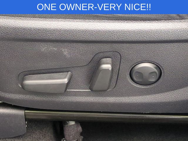 Used 2023 Gray Hyundai SEL image 17