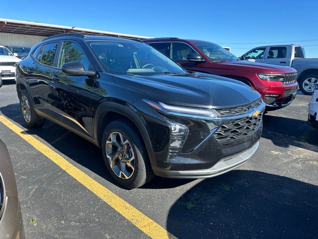 Mosaic Black Metallic 2025 Chevrolet Trax LT FWD SUV / Crossover Front-Wheel Drive 6-Speed Automatic