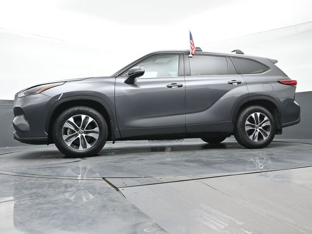 2021 Toyota Highlander XLE 35