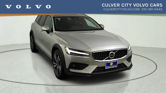 2025 Volvo V60 Wagon All-Wheel Drive Automatic