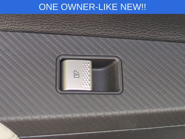 Used 2025 White Mitsubishi SEL image 31