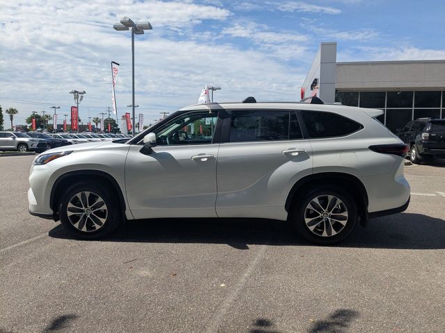 2025 Toyota Highlander XLE Beige at Davis Toyota of Orangeburg