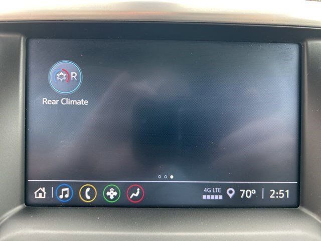 2022 GMC Acadia SLE photo