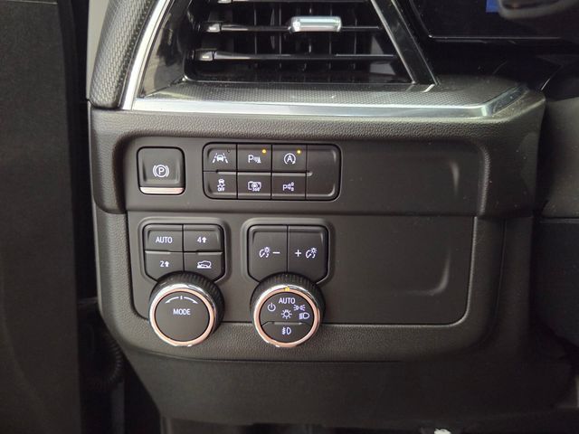 Used 2025 Black Chevrolet RST image 28