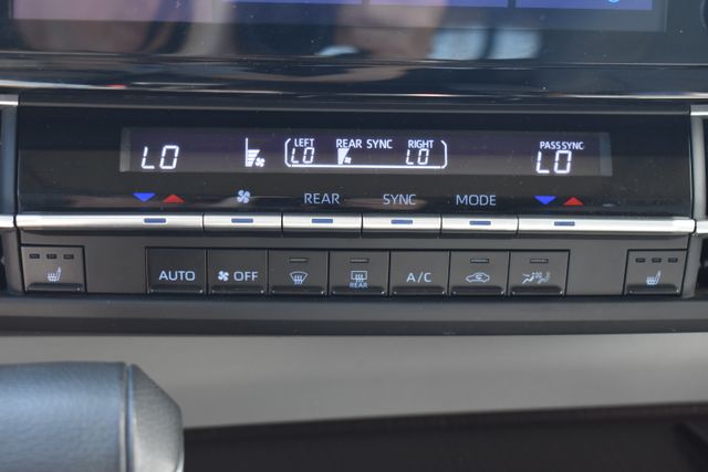 2024 Toyota Sienna XLE - Photo 32