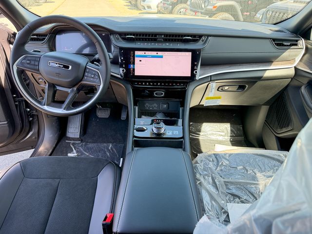 new 2026 Jeep Grand Cherokee car, priced at $37,525