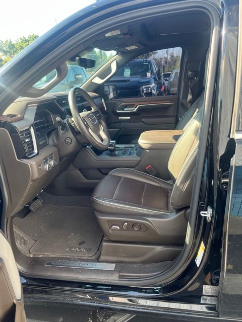 Used 2023 Onyx Black GMC Denali image 5