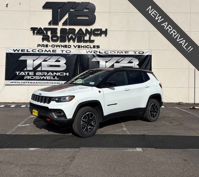 Bright White Clearcoat 2025 Jeep Compass Trailhawk 4WD SUV / Crossover Four-Wheel Drive 8-Speed Automatic