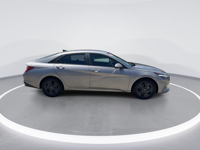 Used 2023 Silver Hyundai Blue image 8