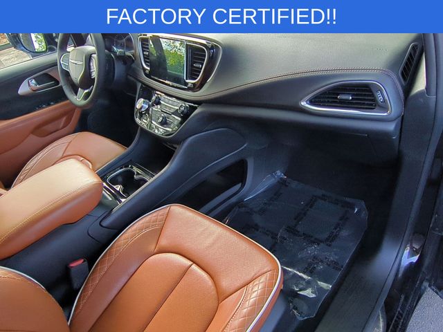 Used 2025 Black Chrysler Pinnacle image 38